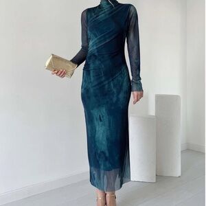 Elegant Blue Long Sleeve Dress